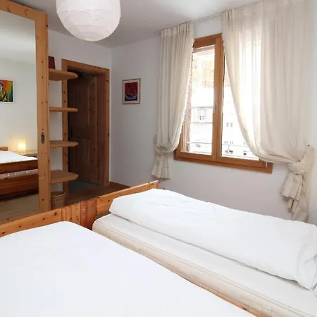 Apartament Chalavus *